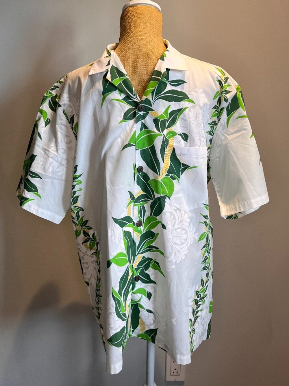 Royal Hawaiian Creations Shirt Mens Large Made in Hawaii White Green Aloha Camp